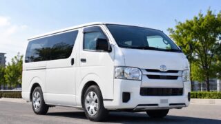 宮木商事が保有する1t車（トヨタ・ハイエース）の外観